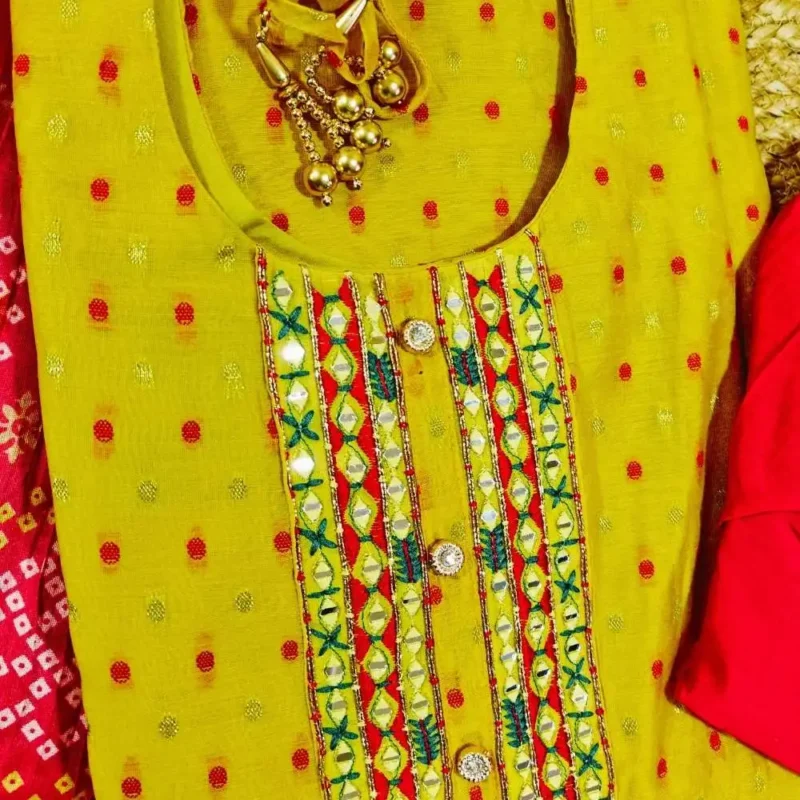 Cotton silk embroidered kurta set with bandhani dupatta - Image 10