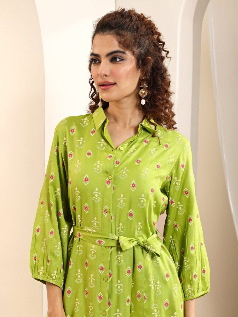 Green Printed Rayon Straight Kurta Set - Image 11