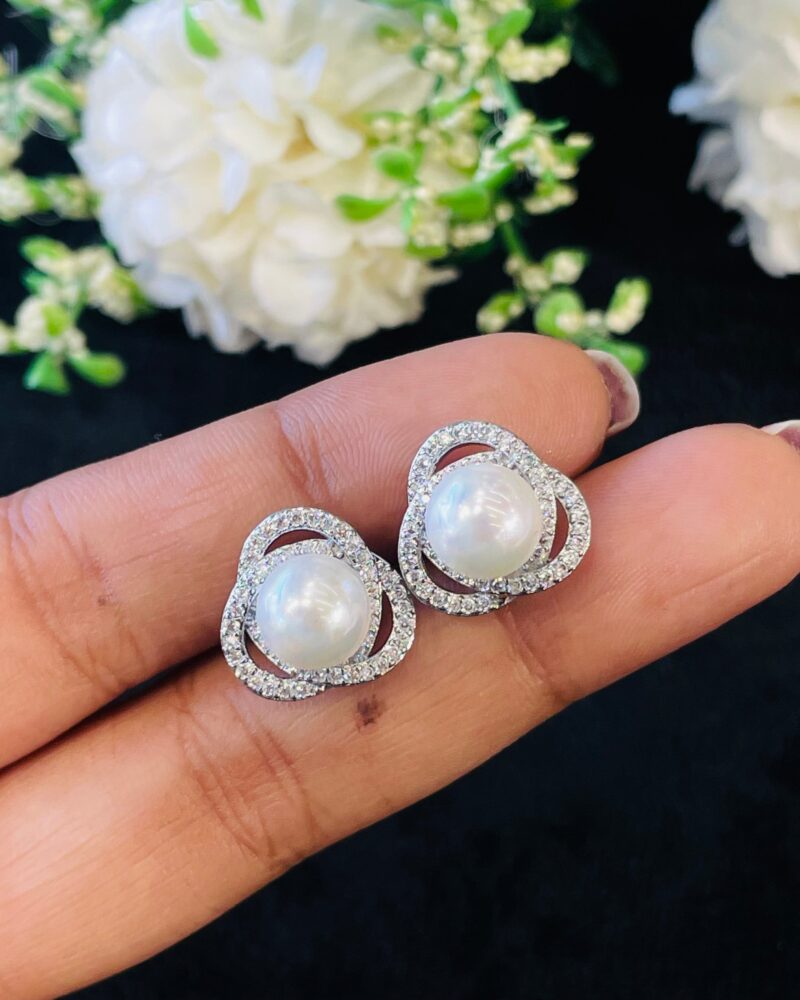 Ad alva pearl studs